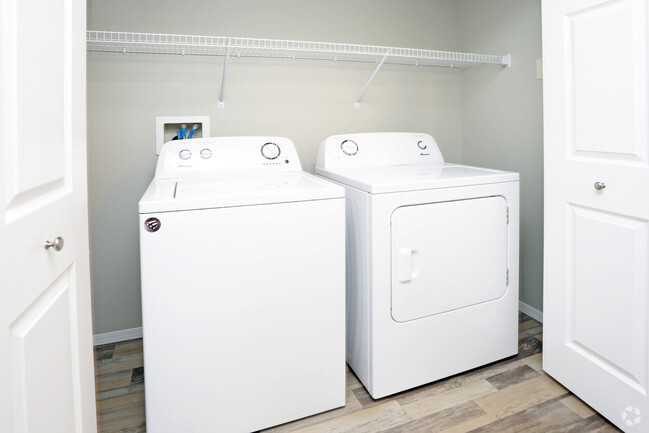 Washer and Dryer - Thelin Center