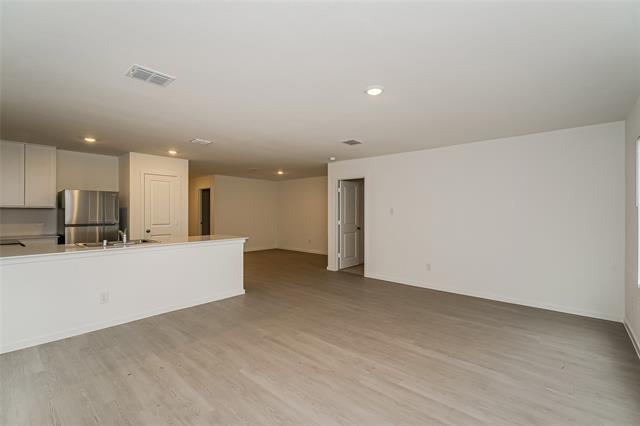 Building Photo - 1124 Tufted Dr