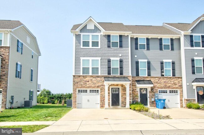Foto del edificio - 110 Fletcher Cir