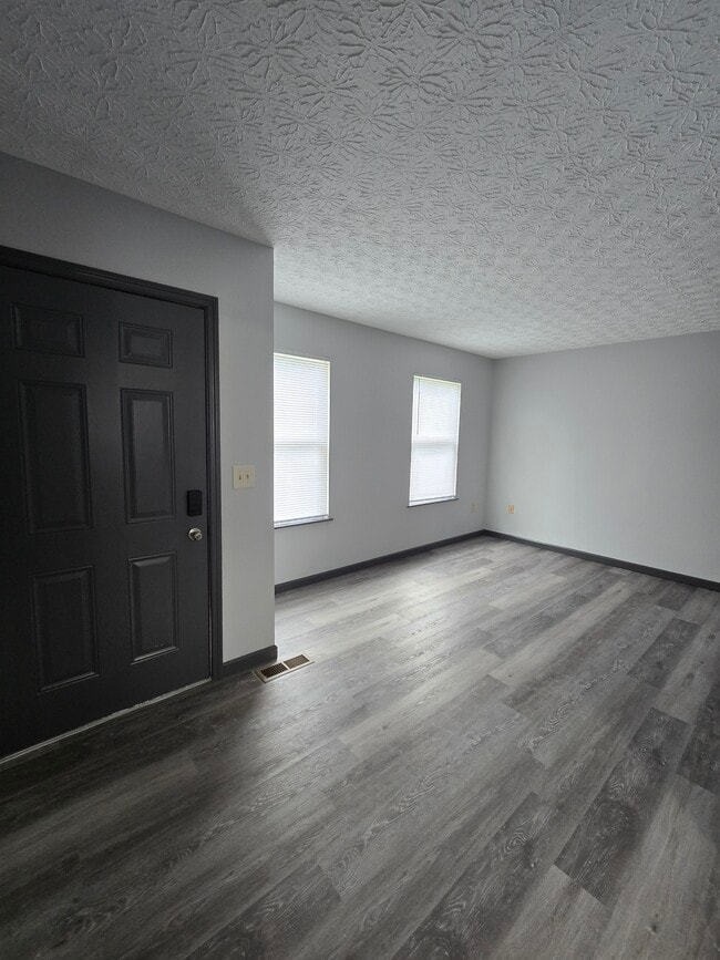Building Photo - 6048 Trowbridge Way