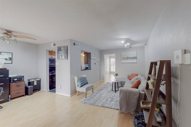 Foto del edificio - 5916 Gaston Ave