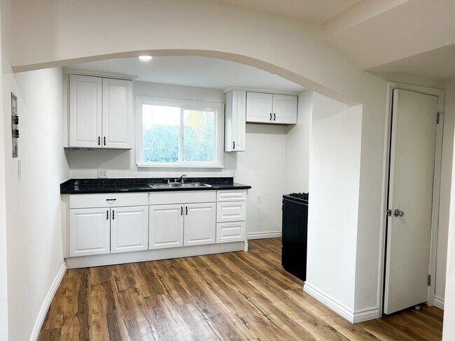 Foto del edificio - 1529 N Edison Blvd