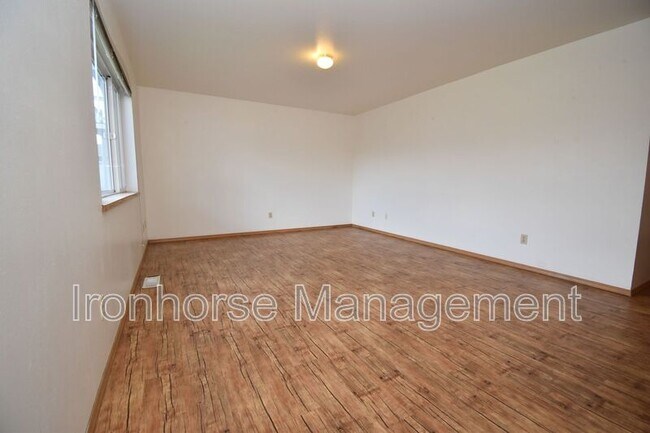 Foto del edificio - 9 Michael Grove Ave