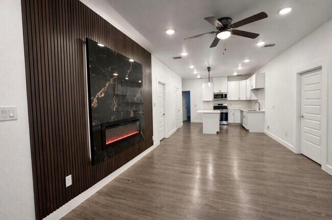 Building Photo - 8141 Jeffery St