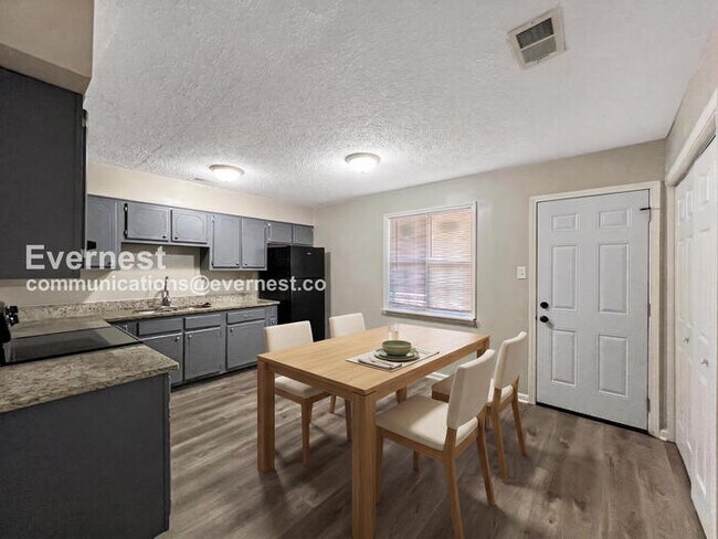 Foto del edificio - 5318 Haynes Dr