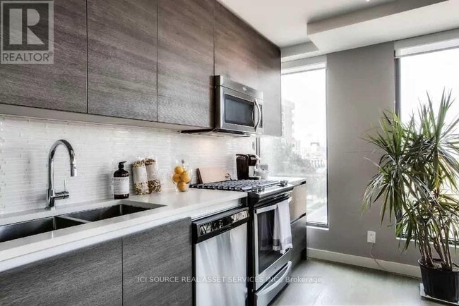 Photo du bâtiment - 111 Bathurst St