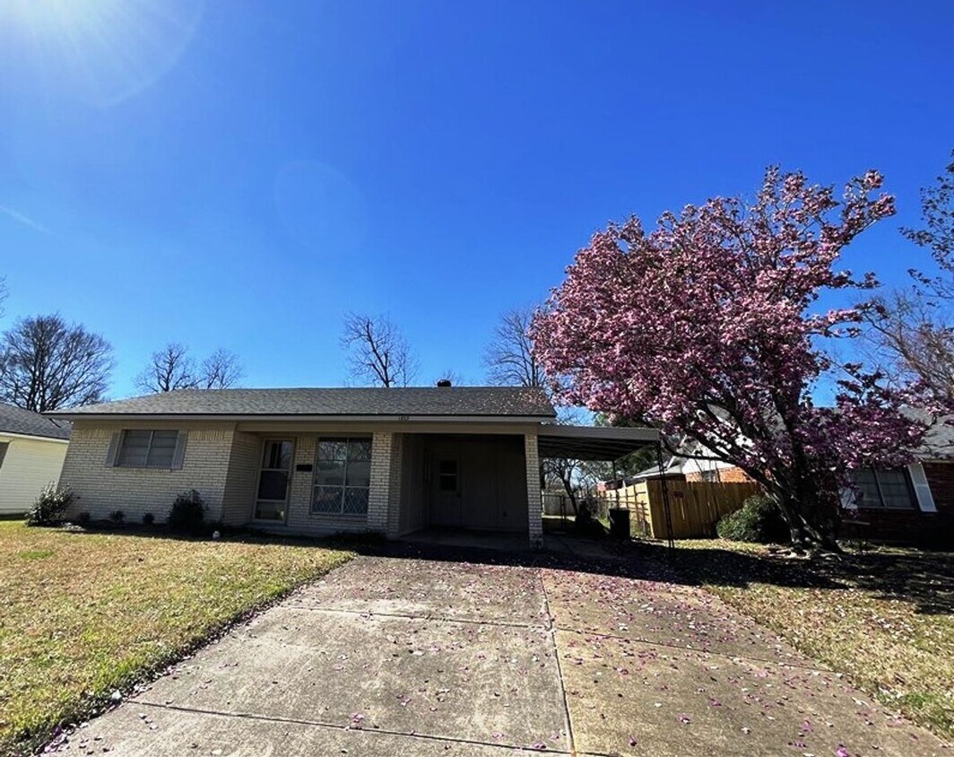 Foto principal - Bossier City LA 4 bed 3 bath for lease | S...
