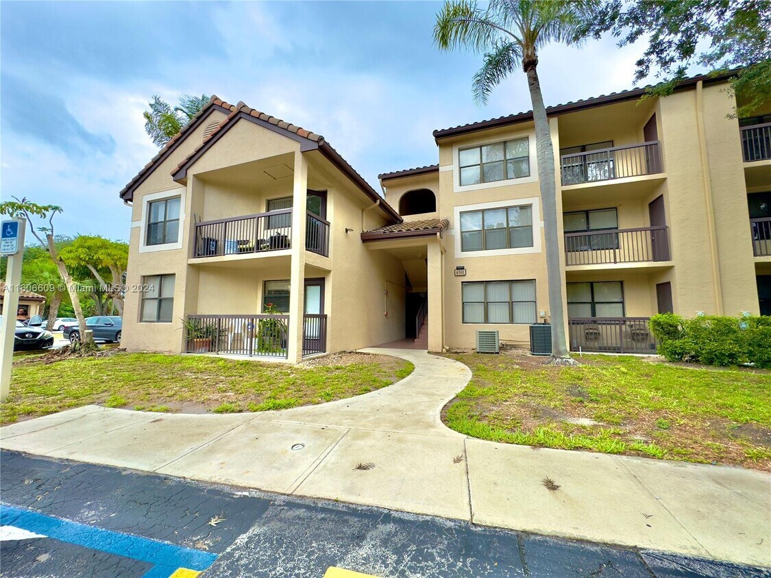 4581 W McNab Rd Unit 12, Pompano Beach, FL 33069 Condo for Rent in