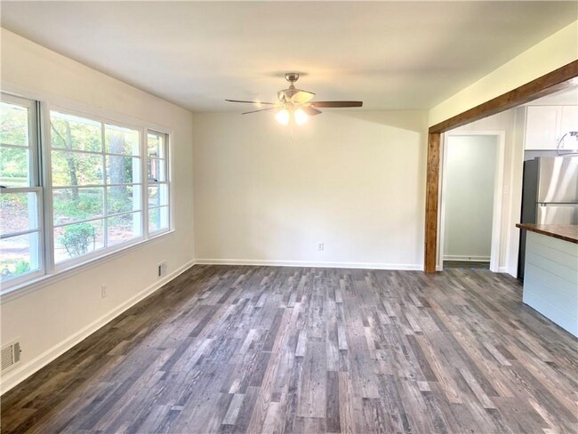 Building Photo - 1760 Fairview Cir