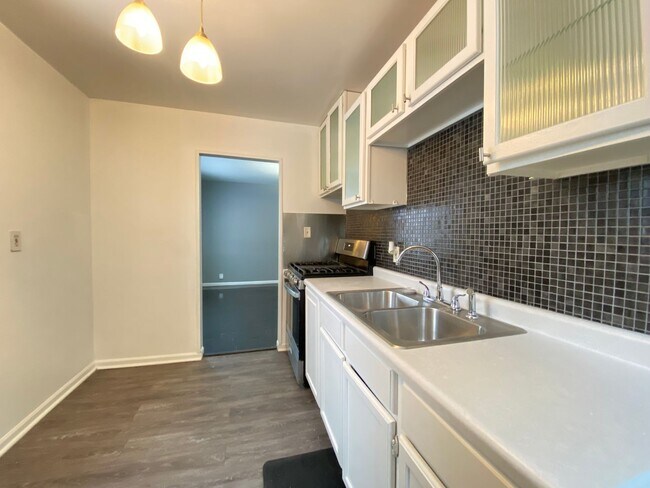 Foto del edificio - 3 Bedroom Home in Highland, IN