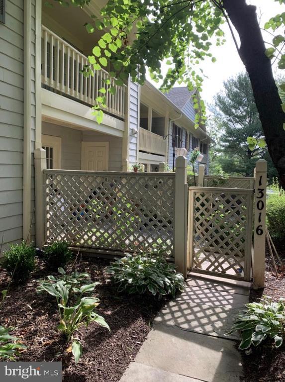 Foto del edificio - 13016 Shadyside Ln
