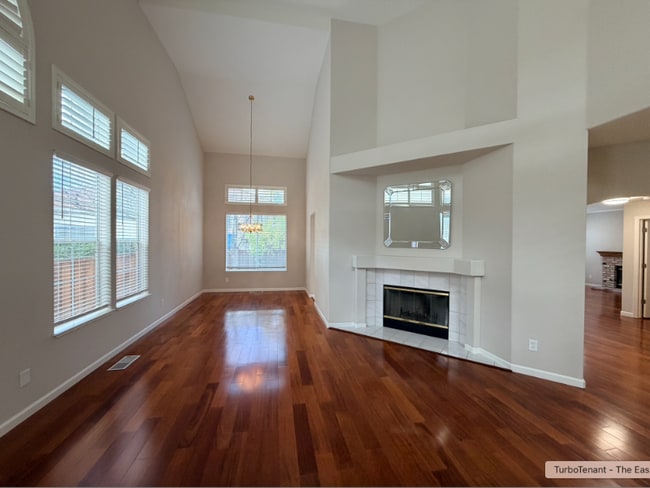 Photo - 317 Winged Terrace House