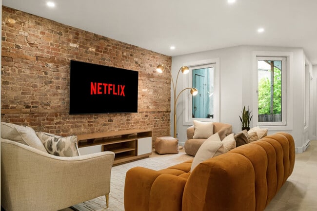 Building Photo - 4268 Québec 335-SI ID1491168P