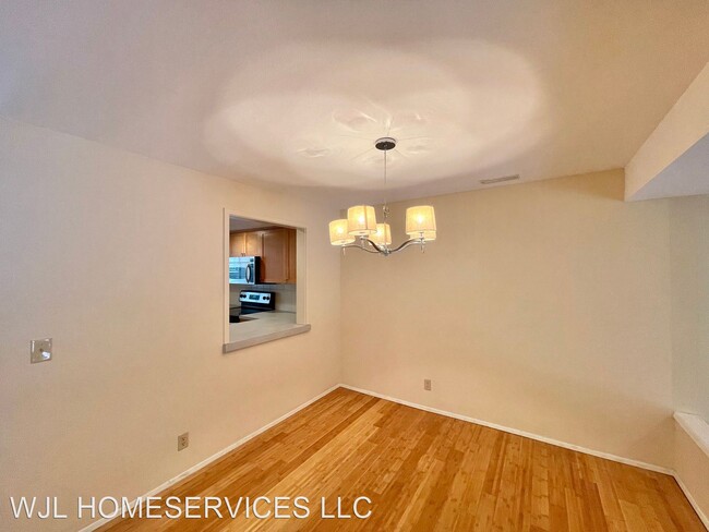 Building Photo - 2 br, 1 bath House - 3518 109th PL NE #225