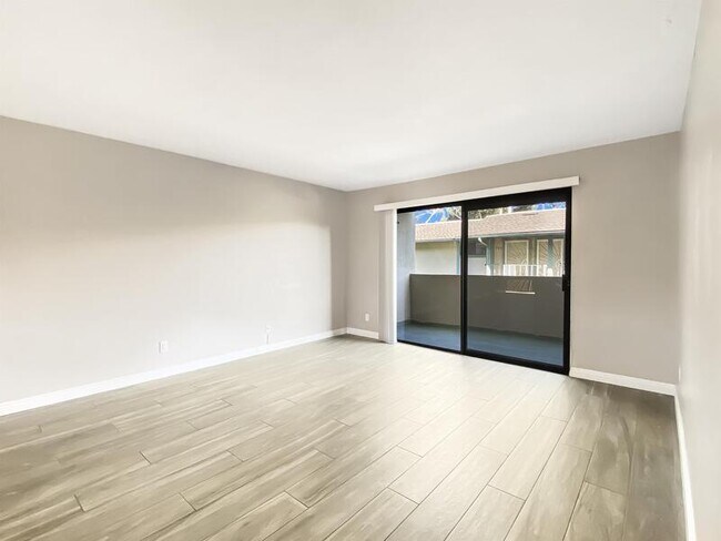 Building Photo - 4651 Pico St