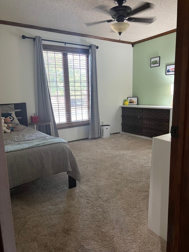 Foto del edificio - 1425 Ebeling Dr
