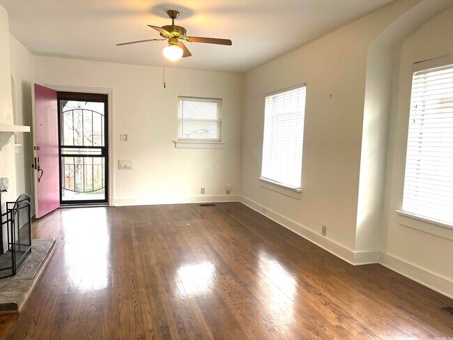 Building Photo - 212 Vernon Ave