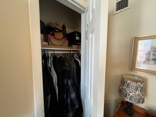 Foto del edificio - 5202 Dresden Wy