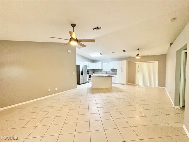 Foto del edificio - 1618 SE 8th St
