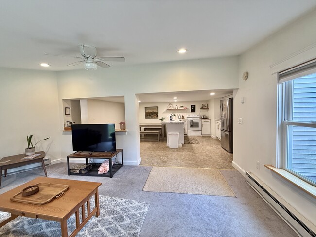 Foto del edificio - 8 Hanson Dr