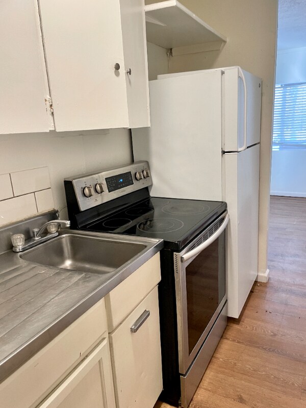 1001 2nd St Unit 1/2, Colorado Springs, CO 80907 Room for Rent in