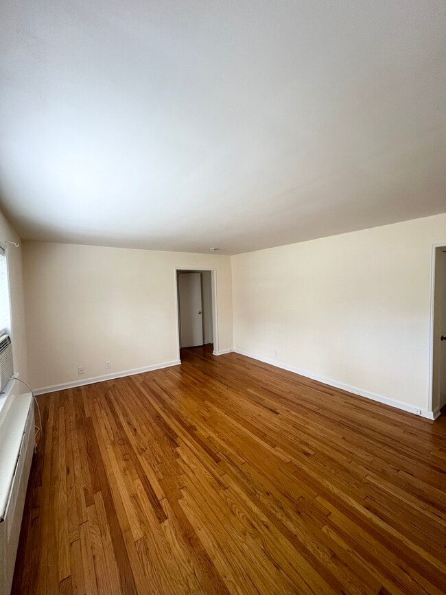 Building Photo - 51 W Hudson Ave
