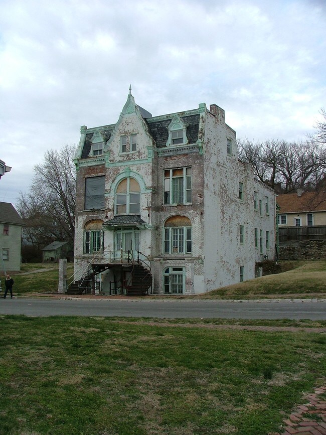 Foto del edificio - 115 S 13th St