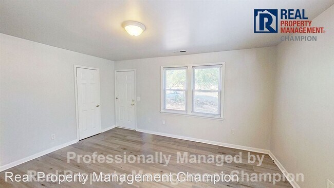 Building Photo - 2 br, 1 bath House - 316 Rutledge Drive