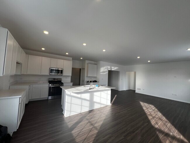 Foto del edificio - 14913 Dyer Ln