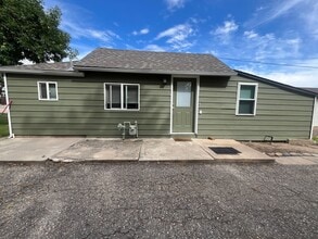 Building Photo - 2105 3rd Ave