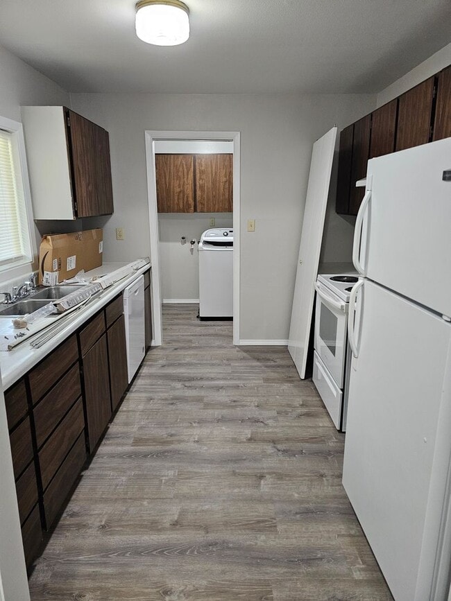 Foto del edificio - 810 Spring Ave