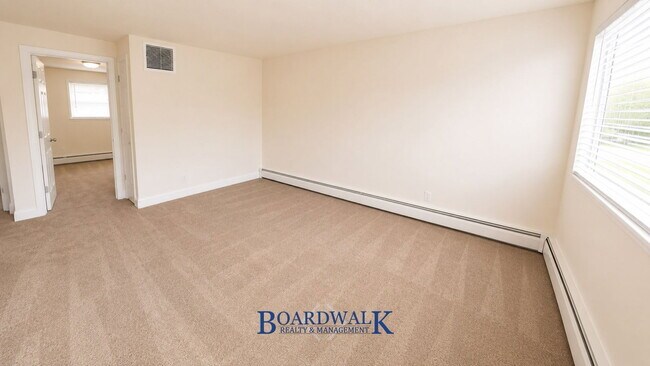 Foto del edificio - 675 E 5th Ave