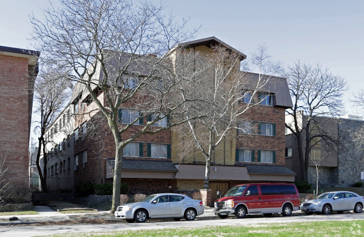 2743 W Highland Blvd. - 2743 W Highland Blvd
