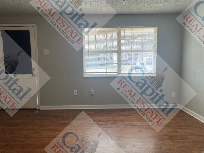 Building Photo - Take the Key!!!