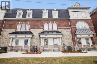 Building Photo - 677 Park Rd N