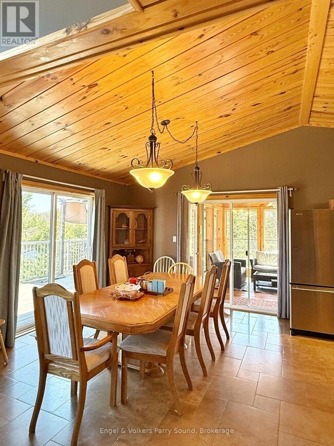 Photo du bâtiment - 76 Long Lake Estates Rd