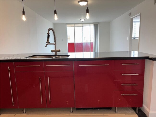 Foto del edificio - 403 NW 68th Ave