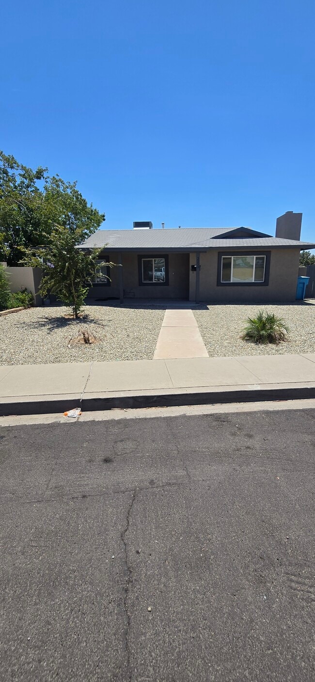 Photo - 3253 W Country Gables Dr House