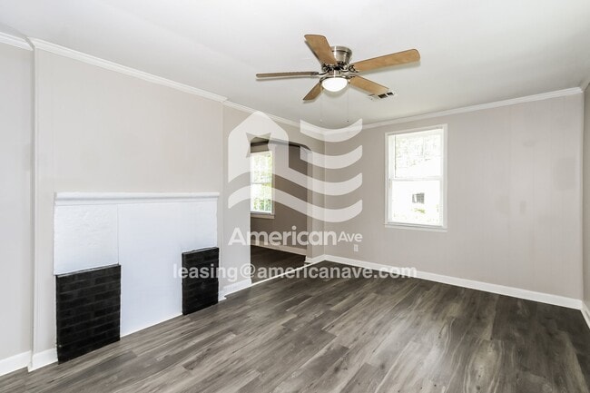 Building Photo - 2017 Kennedy Dr