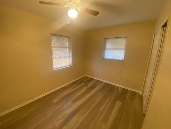 Building Photo - 1060 Cable Ln NE
