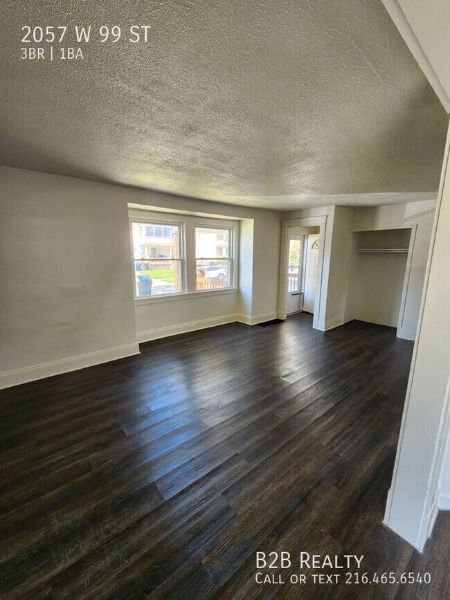 Foto del edificio - 2057 W 99th St