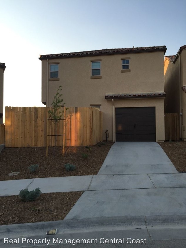Building Photo - 588 River Oaks Dr
