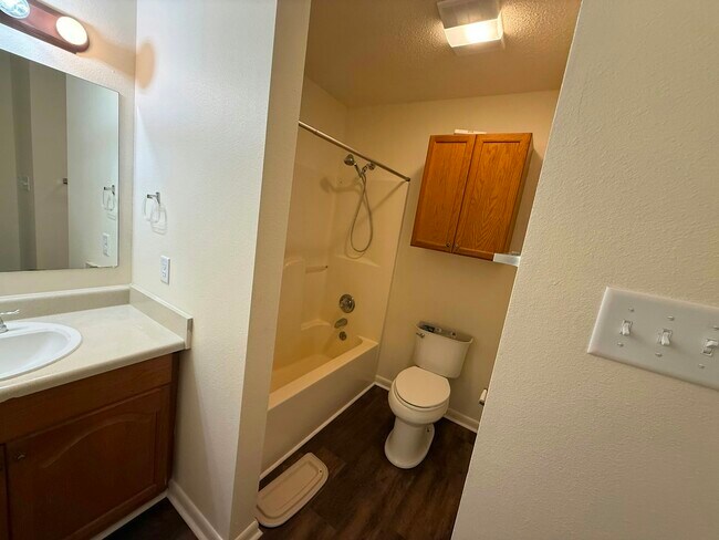 Foto del edificio - 155 (201) High Meadows Boulevard, Unit 177