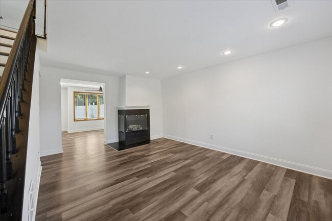 Foto del edificio - 128 Granite Hill Ct