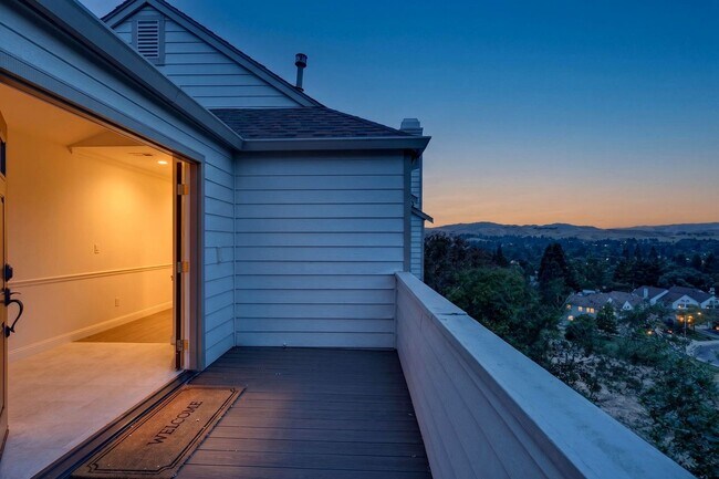 Foto del edificio - Mt. Diablo View Home in Danville Ranch | 4BR + Bonus Room | Top-Rated Schools