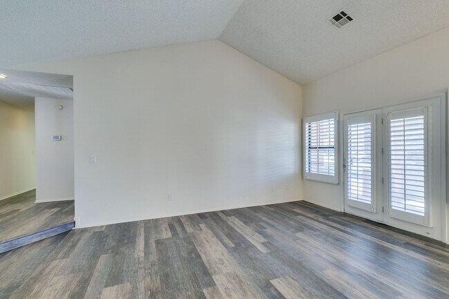 Foto del edificio - GREEN VALLEY TOWNHOME!