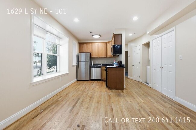 Photo - 1629 L St NE-101 House
