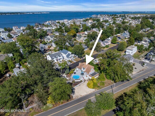 Foto del edificio - 344 E Point Pleasant Ave