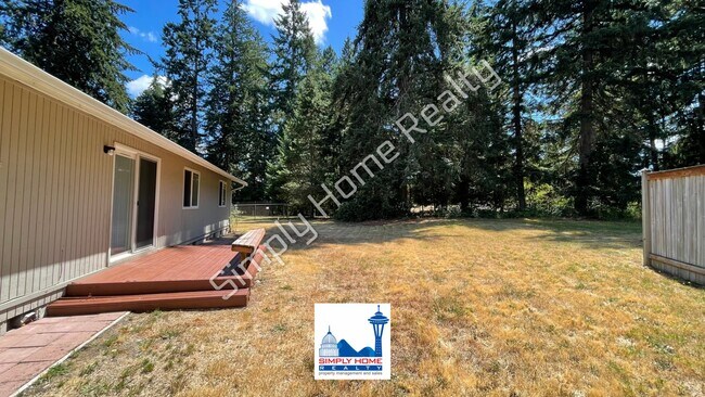 Foto del edificio - LUXURY DUPLEX RENTAL WITH SPACIOUS BACKYARD