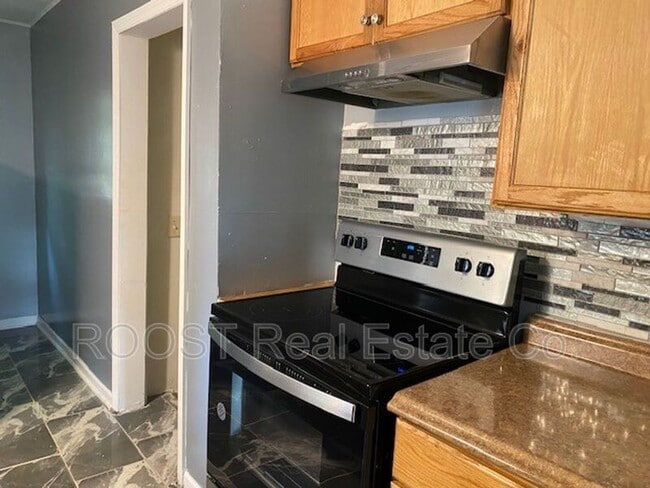 Foto del edificio - 609 Shoop Ave